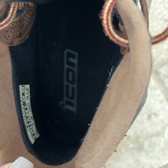 Icon truant boots main image 2